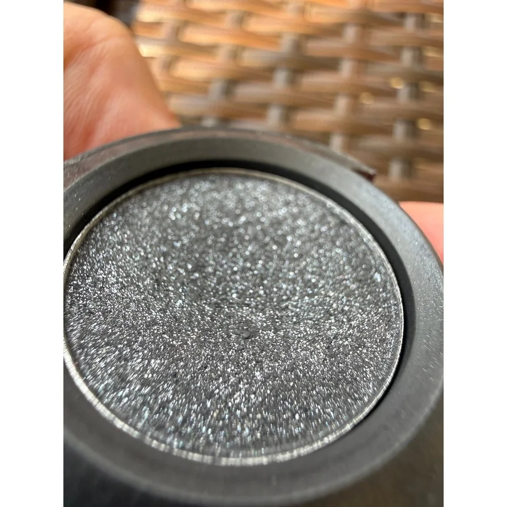 MAC Cosmetics Black Tied Velvet Eye‎ Shadow Single 1.5g Black Silver Sparkle A43